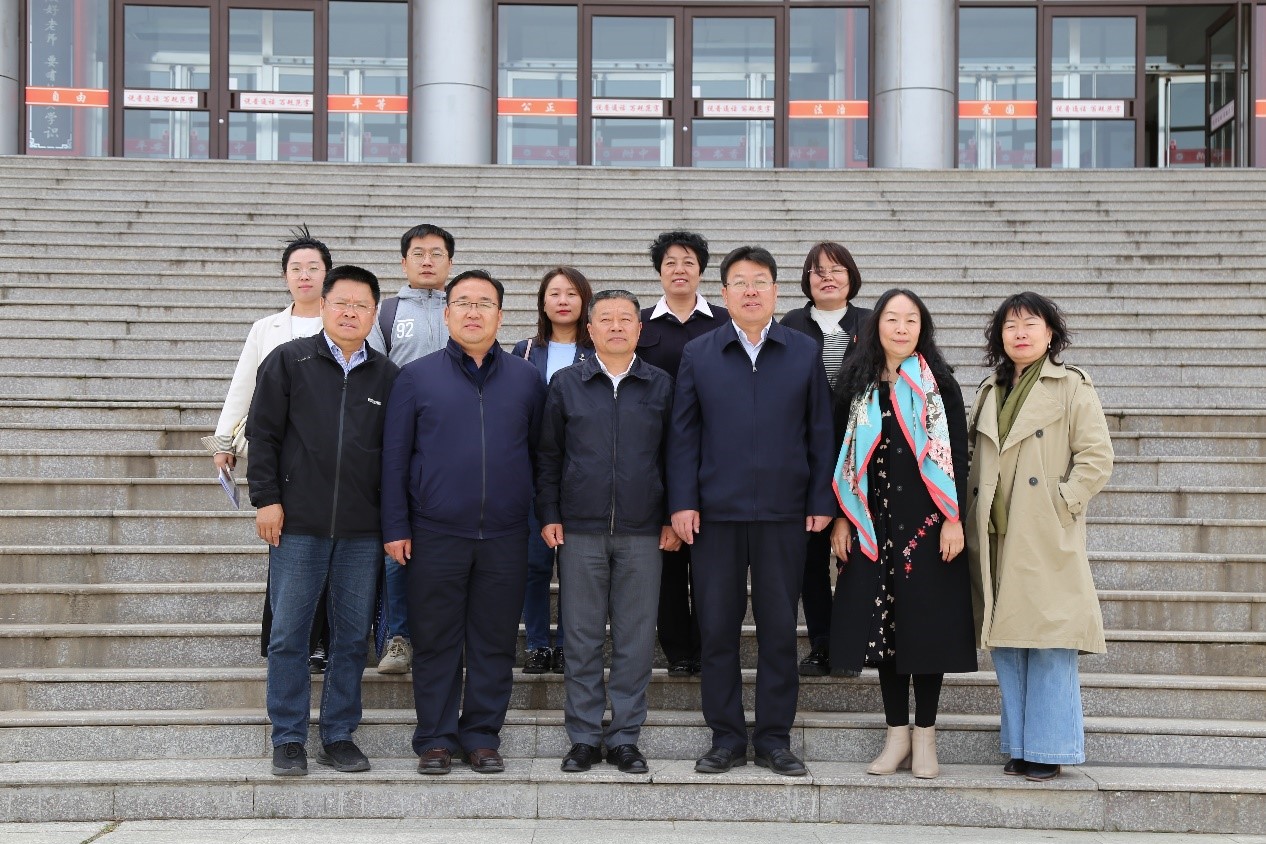 校领导带队访企拓岗走访北京师范大学集宁附属中学集宁新世纪中学